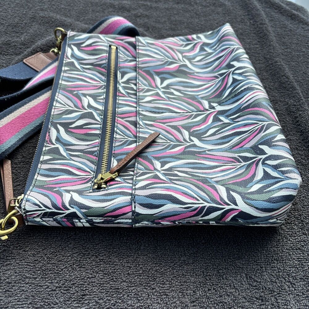 FOSSIL Multi-Colored Botanical PVC/Leather Crossbody Purse Bag Preowned - Picture 4 of 13